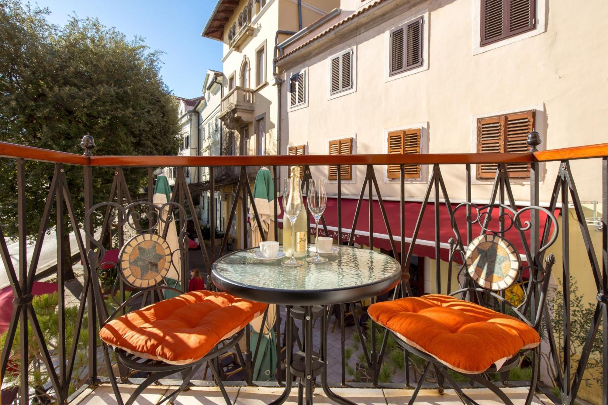 Apartments Anaika At The Beach, Opatija Esterno foto